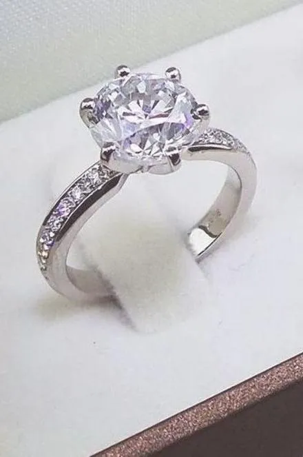 Stunning Diamond Ring–Elegant & Must-Have Jewelry 2026