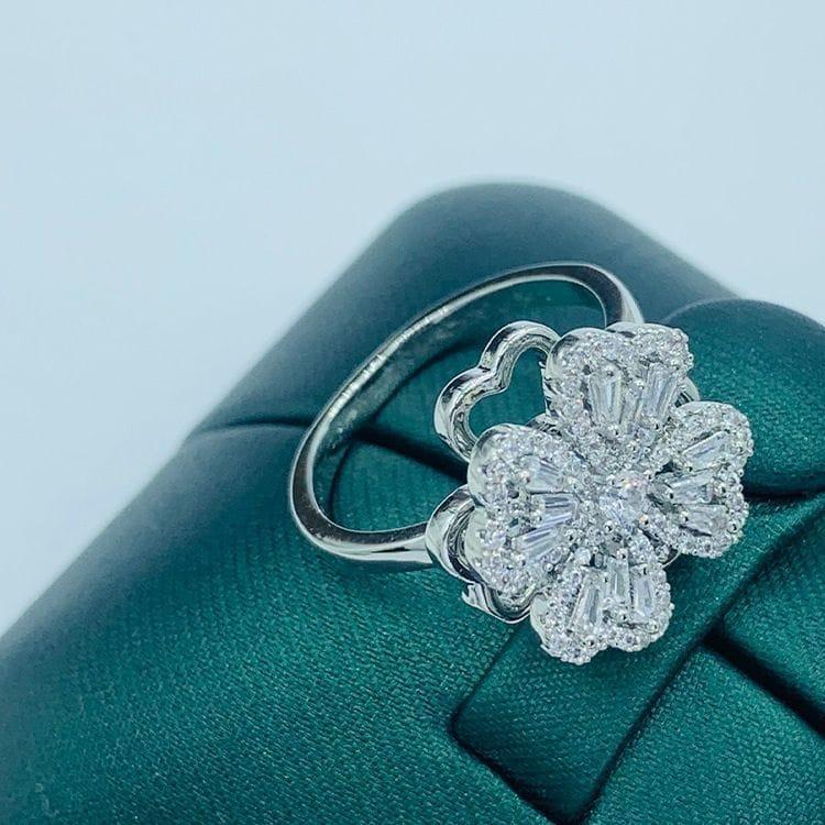 Stunning Flower Crystal Ring – Elegant Jewelry 2026