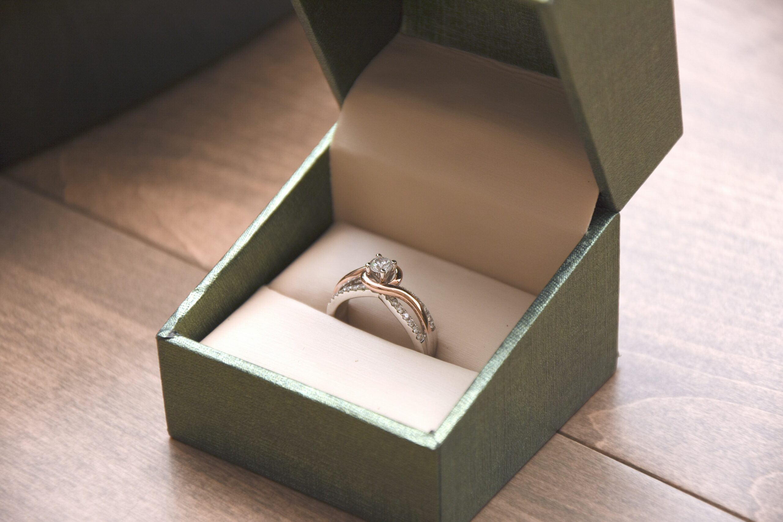 Artificial jewelry